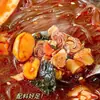 Fideos Picantes y Ácidos Fideos Instantáneos Sin Cocción Fideos en Vaso Cubo Grande Fideos de Cocción Rápida Fideos de Arroz Hai Chi Jia Fideos de Camote Listos para Comer