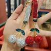Chaveiro de Cereja 3D Popular Transfronteiriço Cravejado com Diamantes, Chaveiro de Cereja Fofo com Toque de Luxo, Chaveiro de Carro Presente Atacado