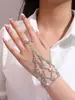 Cadena de mano con anillo de girasol de diamantes completos de moda, anillo de mano, accesorio de moda de explosión transfronteriza