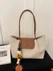 Moda transfronteiriça, bolsa de ombro elegante com padrão trançado, novo estilo, retrô, casual, grande capacidade, bolsa tote para o dia a dia, e um conjunto de bolsas combinando