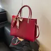 Bolsa Roja Bordada Estilo Nacional, Bolsa de Boda para Novia, Bolso de Mano de Gran Capacidad para Madres de Mediana Edad, Bolso Cruzado, Regalo para Suegra