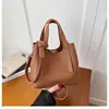 Moda de Comercio Exterior Bolso Simple para Mujer 2025 Nuevo Invierno Bolso de Mano Versátil Bolso Cubo con un Toque de Lujo, Bolso de Hombro y Cruzado