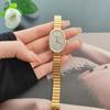 Nuevo Reloj de Oro Medio Antiguo Nicho Alta Moda Explosiones Reloj Pequeño de Oro para Mujer Cuarzo Correa de Acero Reloj para Mujer Venta al por Mayor