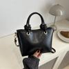 Bolso retro de alta gama para mujer, bandolera versátil, elegante y a la moda, estilo crossbody, 2025