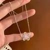 Nuevo Collar de Flores Popular Primavera/Verano de Xiaohongshu para Mujer, Sencillo y Lujoso, Cadena de Clavícula de Gama Alta, Joyería Versátil al por Mayor