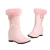 Botas de invierno nuevas con cuello de pelo hasta la mitad de la pantorrilla, dulces con lazo, cadena de perlas, botas tipo caramelo, plataforma interior, tacón de cuña, botas casuales
