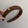 Diadema Ancha de Color Sólido de Lana con Etiqueta Dorada para Mujer, Diadema Superior Craneal que Aumenta la Altura, Pasador de Cabello de Temperamento de Gama Alta, Accesorio para el Cabello Estilo Coreano