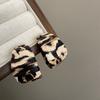 Nuevos Pendientes de Cuero con Estampado de Leopardo en Forma de C Otoño/Invierno 2026 Pendientes de Aro Estilo Francés Vintage Diseño de Nicho Moda Estilo Hong Kong