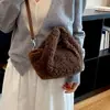 Bolsa Pequena de Pelúcia Moda para o Dia a Dia Bolsa de Mão Feminina Bolsa Transversal Bolsa Estilo Coreano Macia Fofa Grande Capacidade Nova Inverno 2025