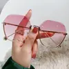 Chegada Nova 2022 Óculos de Sol Sem Aro Tendência Pequeno Livro Vermelho Emagrecimento Rosto Grande Elegante Moda Óculos de Sol 8821