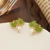 Brincos de borboleta de cristal verde com laço de mola, pino de prata 925, brincos degradê de gelo quebrado, brincos pop de nicho