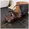 Bolso de hombro cruzado versátil de moda, bolso hobo moderno, bolso cruzado retro simple, bolso de mujer de cuero PU con cera de aceite