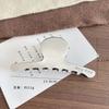 Pinza para el cabello de alta gama estilo coreano, forma cuadrada para mujer, diseño de letras en blanco y negro, tamaño mediano, pinza elegante para coleta media, al por mayor