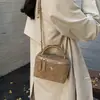 Mini caja exquisita de lujo ligero, bolso pequeño, bolsa de sobre rojo, bolso cruzado con cadena para mujer, nicho, sensación de alta gama