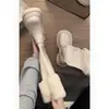 Botas de Nieve Blancas Estilo Británico de Terciopelo con Suela Gruesa para Mujer 2025 Nuevos Zapatos de Algodón de Lana Antideslizantes para Aumentar la Altura