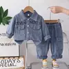 Camisa de Mezclilla con Letras para Niños 2026 Nuevo Estilo Infantil Cuello Camisero Manga Larga Primavera y Otoño Color Sólido Ropa Conjunto de Tres Piezas