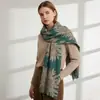 Bufanda de Terciopelo de Leche con Crisantemos Transfronteriza Europea y Americana 2025 Bufanda de Moda de Gama Alta Chal Cálido de Longitud Media para Mujer Invierno
