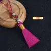 Pingente de Nó Chinês com Franja de Trevo de Quatro Folhas e Caractere da Sorte 5,5cm com Franja para Decoração de Pen Drive e Capa de Celular