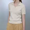 Fabricante atacadista em estoque: Nova camiseta de tricô feminina, gola V, vazada, moderna e estilosa, Polo de manga curta para mulheres