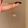 Colar Xiaohongshu Popular Estilo Francês com Coração Escovado Vazado para Mulheres, Estilo Nicho de Luxo Leve com um Toque de Alto Padrão, Corrente para Clavícula