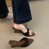 Sandálias Elegantes de Salto Anabela Estilo Francês com Biqueira Aberta para Uso ao Ar Livre, Novo Estilo Primavera 2026, Sapatos de Salto Alto Pontiagudos Verdes Elegantes em Camurça