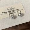 Pendientes de Perlas Swarovski Ligeros de Lujo y Sencillos, Pendientes de Moda y Elegantes con un Toque de Alta Gama, Pinzas para Orejas Tipo Bobina de Mosquito para Mujeres Sin Perforaciones