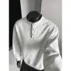 Moletom estilo americano com gola henley e costura contrastante para homens, camisa base casual de outono resistente com corte solto estiloso