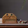 Peine de Masaje Meridianos Tallado de Sándalo Verde, Artesanía de Madera para Mujeres, Peine de Bolsillo Portátil Estilo Antiguo, Colgante de Paisaje, Accesorio para Bolso