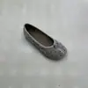 CHICGIRLVintage Camurça Bolinhas Sola Macia Baixa Versátil Sapatilha Mary Jane para Mulheres com Design de Bico Dividido