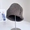 Gorro de lana tejido retro único para mujer, nuevo estilo de otoño e invierno, gorro sencillo y versátil para poner, cubrecabezas cálido y a prueba de frío