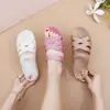 Sandalias de Suela Suave Estilo Nuevo 2026 para Mujer, Zapatos Casuales Planos Antideslizantes, Sandalias Versátiles de Suela Suave para Madres de Mediana Edad y Mayores
