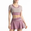 Color-matching Outer Wear High Elastic Band Chest Mat Yoga Suit Fake de duas peças de manga curta T-shirt Naked Sense Anti-running Light Sports Skirt Set