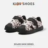Zapatillas versátiles para niños con cierre de velcro, unisex, casuales, de suela blanda, antideslizantes, transpirables, adecuadas para primavera y otoño, y diseñadas para niños pequeños que están aprendiendo a caminar