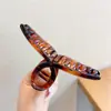 Pinza Geométrica Simple para el Cabello, Pinza de Moda para la Parte Trasera de la Cabeza, Pinza Femenina de Color Café, Accesorio para el Cabello de Pinza de Tiburón de Alta Gama y Exquisito