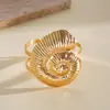 Pulseira de Concha Torcida Plissada Estilo Metal Europeu e Americano, Pulseira Criativa da Moda Transfronteiriça, Joias Exageradas de Nicho de Alto Padrão