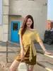 Camiseta Feminina de Manga Curta com Lantejoulas e Cadarço Assimétrico em um Ombro Só, Conjunto de Moda Verão, Saia de Cintura Alta que Molda o Quadril, Conjunto de Duas Peças