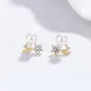 Pendientes de Flor de Nácar Blanco de Plata 925 para Mujer, Pendientes de Perla, Pequeños Aretes de Zirconia Estilo Chanel, Tachuelas para Hélice Auricular de Diseño Nicho