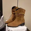 Botas retro plissadas e empilhadas de bico fino que fazem as pernas parecerem mais longas, novas botas curtas com corte em V emagrecedoras para outono e inverno para mulheres, botas cowboy western estilosas
