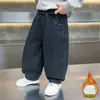 Pantalones Vaqueros de Terciopelo Grueso para Niños Otoño e Invierno 2026 Nuevo Estilo Invierno Moda Coreana para Niños Pantalones Rectos Engrosados de Terciopelo