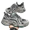Nuevos zapatos de primavera-verano para hombre para comercio electrónico transfronterizo, zapatillas deportivas casuales de malla transpirable para correr, zapatos gruesos para aumentar la altura para estudiantes y papás