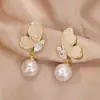 Brincos de borboleta de cristal verde com laço de mola, pino de prata 925, brincos degradê de gelo quebrado, brincos pop de nicho