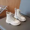 Botas de couro estilo britânico para meninas, modelos de outono e inverno, forradas com fleece para aquecimento, botas Martin infantis, solado grosso, antiderrapantes, botas curtas para meninos, idades 6-12