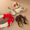 Zapatillas de caña baja, zapatillas de entrenamiento alemanas transpirables de verano, nuevo modelo 2026, zapatos casuales ligeros de nicho versátiles para mujer sin cordones