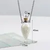 Colar Criativo de Garrafa de Desejos Redonda Plana em Formato de Coração Pedra de Cristal Colar de Óleo Essencial de Perfume Cristal Rosa Pedra Triturada Pingente de Garrafa de Aromaterapia Venda por Atacado