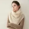 Novo cachecol 100% puro cashmere com um design meticulosamente trabalhado, macio, leve e durável. É um lenço estiloso e versátil, perfeito para usar ao ar livre e te manter aquecido(a).