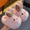 Chinelos de algodão infantis para outono e inverno para meninos e meninas, quentes, de pelúcia, antiderrapantes, para uso doméstico, pai-filho, criança pequena, bebê, sapatos de algodão com calcanhar fechado