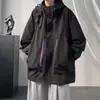 Stock de fábrica: Chamarra cortavientos estilo retro americano para hombre, colección de otoño, marca de moda, a prueba de viento, impermeable, chaqueta funcional con capucha para exteriores