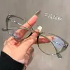 Gafas Cat-Eye de Titanio Puro Ultraligeras para Mujeres con Miopía, Disponibles con Graduación, Armazón de Gafas Lisas a la Moda con Bloqueo de Luz Azul para Mujeres
