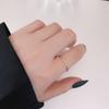 Anillo Liso de Zirconia Simple de Venta Caliente Europeo y Americano para Mujeres, No se Desvanece, Lujo Ligero, Accesorios de Joyería de Acero de Titanio de Alta Gama al por Mayor