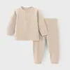 Conjunto de roupa íntima para bebê, estação primavera e outono, loungewear macio com toque de algodão, roupa íntima térmica quentinha, conjunto de blusa e calça de outono
